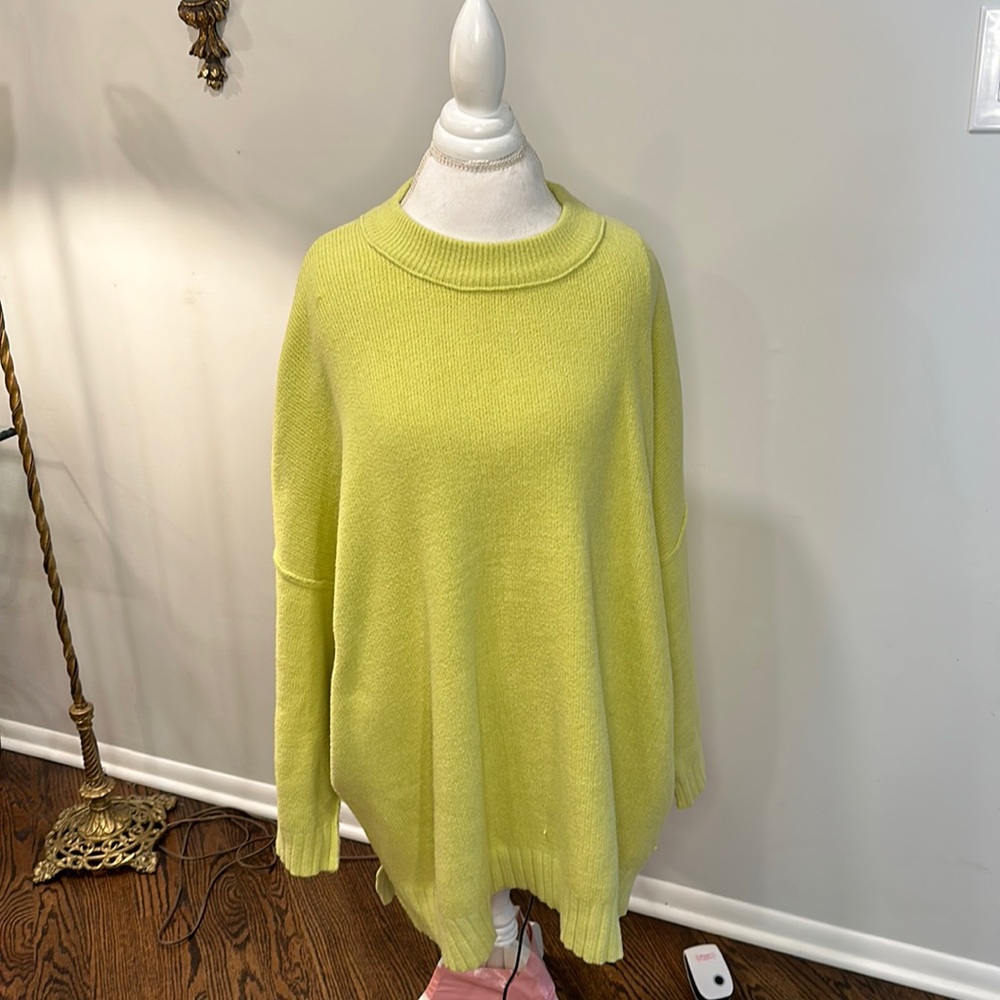 Oversized XL free people sweater!